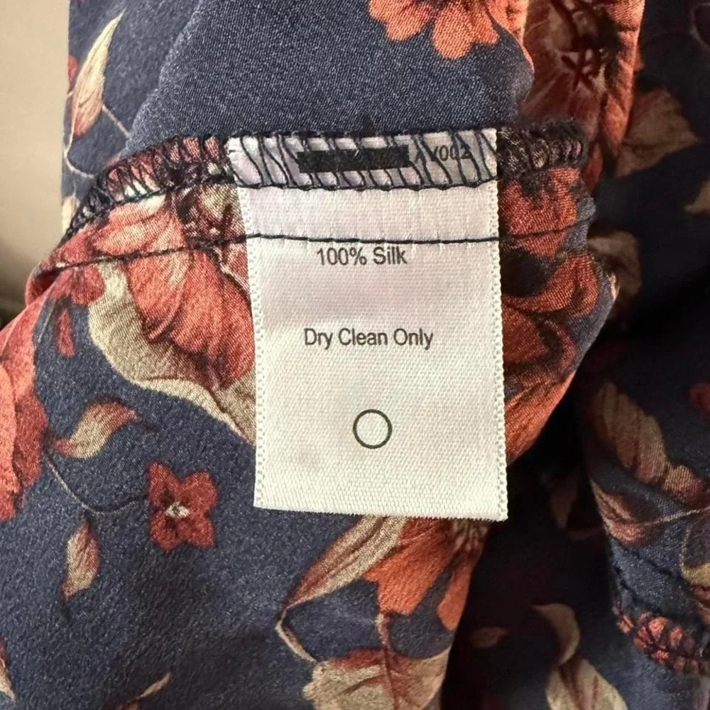 Women's Amour Vert Ingrid 100% Silk Floral Dress Navy 3/4 Sleeves Buttoned SZ XS - Picture 5 of 8